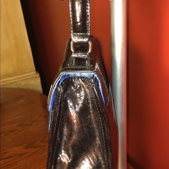 Simply Vera Vera Wang Top Handle Satchel Handbag - Picture 13 of 14